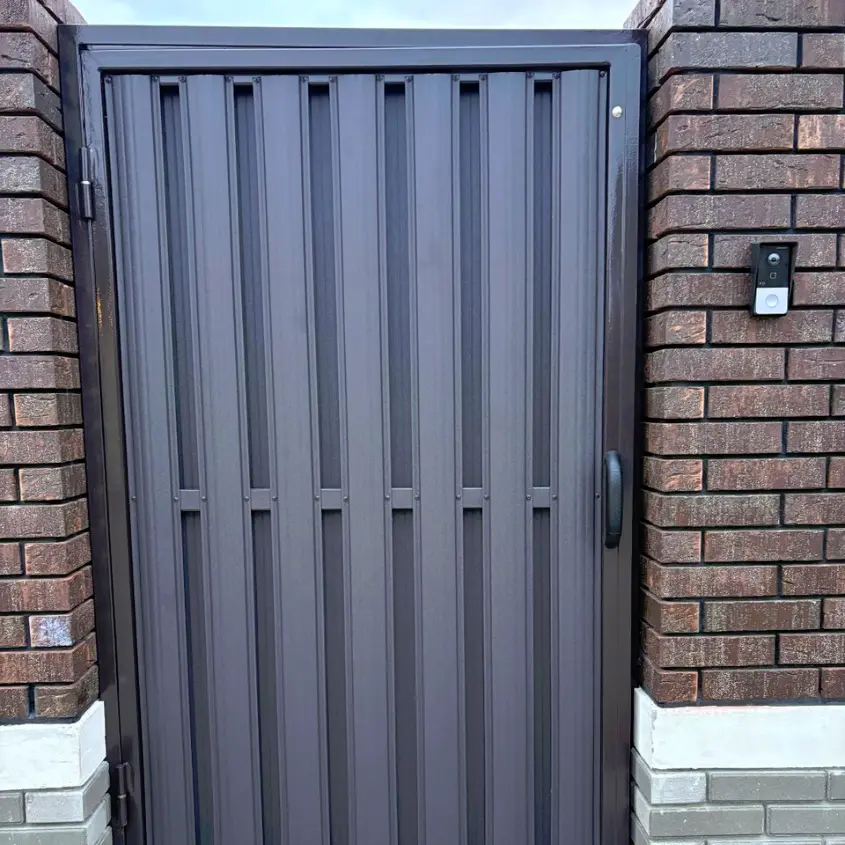 Фото 5 Штакетник Полукруглый RAL8019 МАТТЕ Темный Шоколад двусторонний