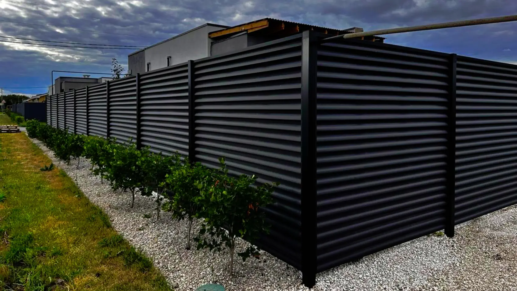 Фото 1 забор Еврожалюзи RAL9005 МАТТЕ Черный двусторонний