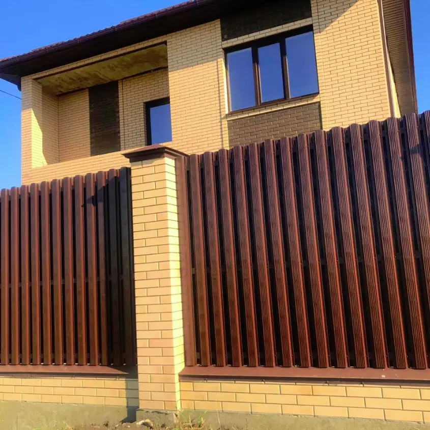 Фото 2 Штакетник Плетенка 8017-8017 Шоколад в шахматном заполнении